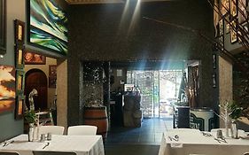 44 On Ennis Guest Lodge And Restaurant -